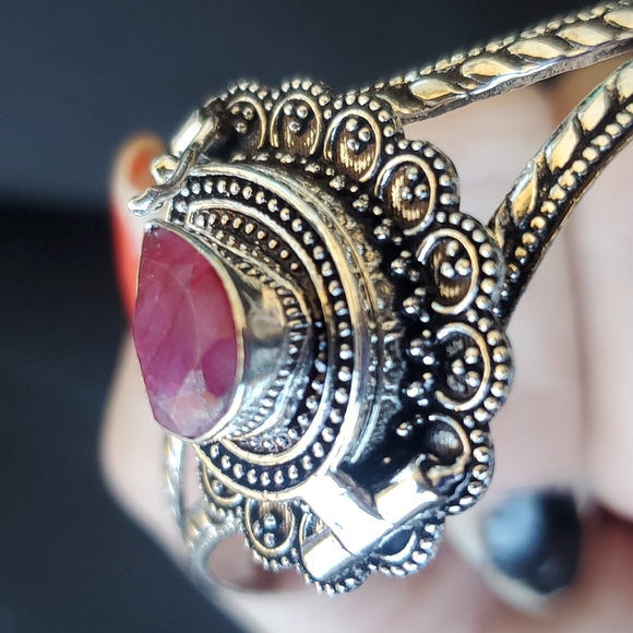 New Kashmir Ruby 925 Silver Poison Cuff Bracelet. - Picture 9 of 9